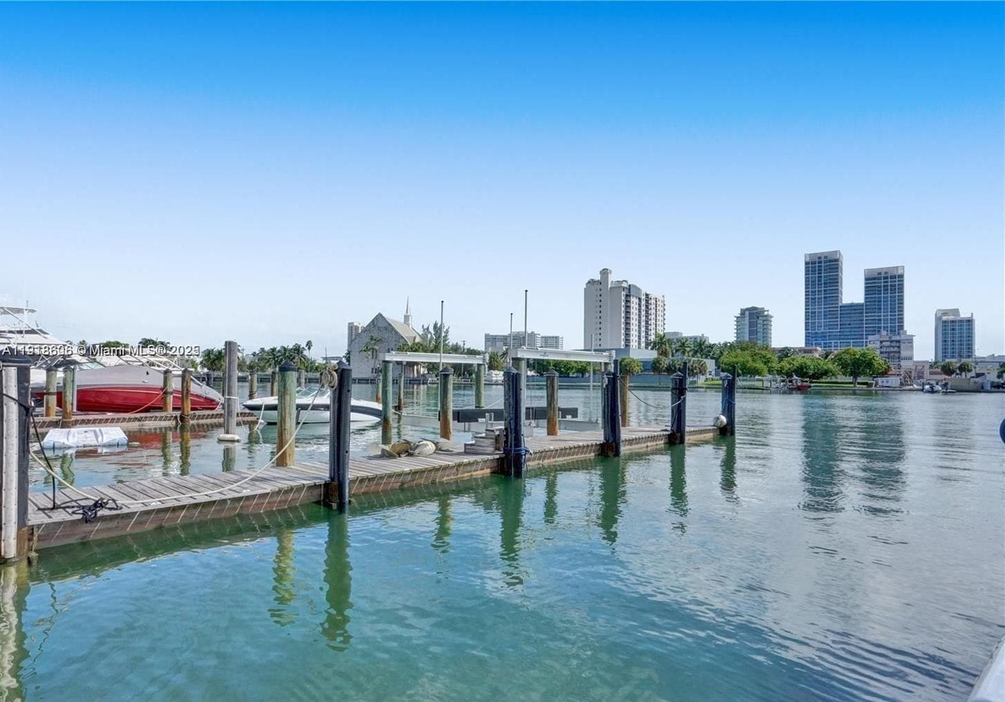 900 Bay Dr # 211, Miami Beach FL 33141 — 59