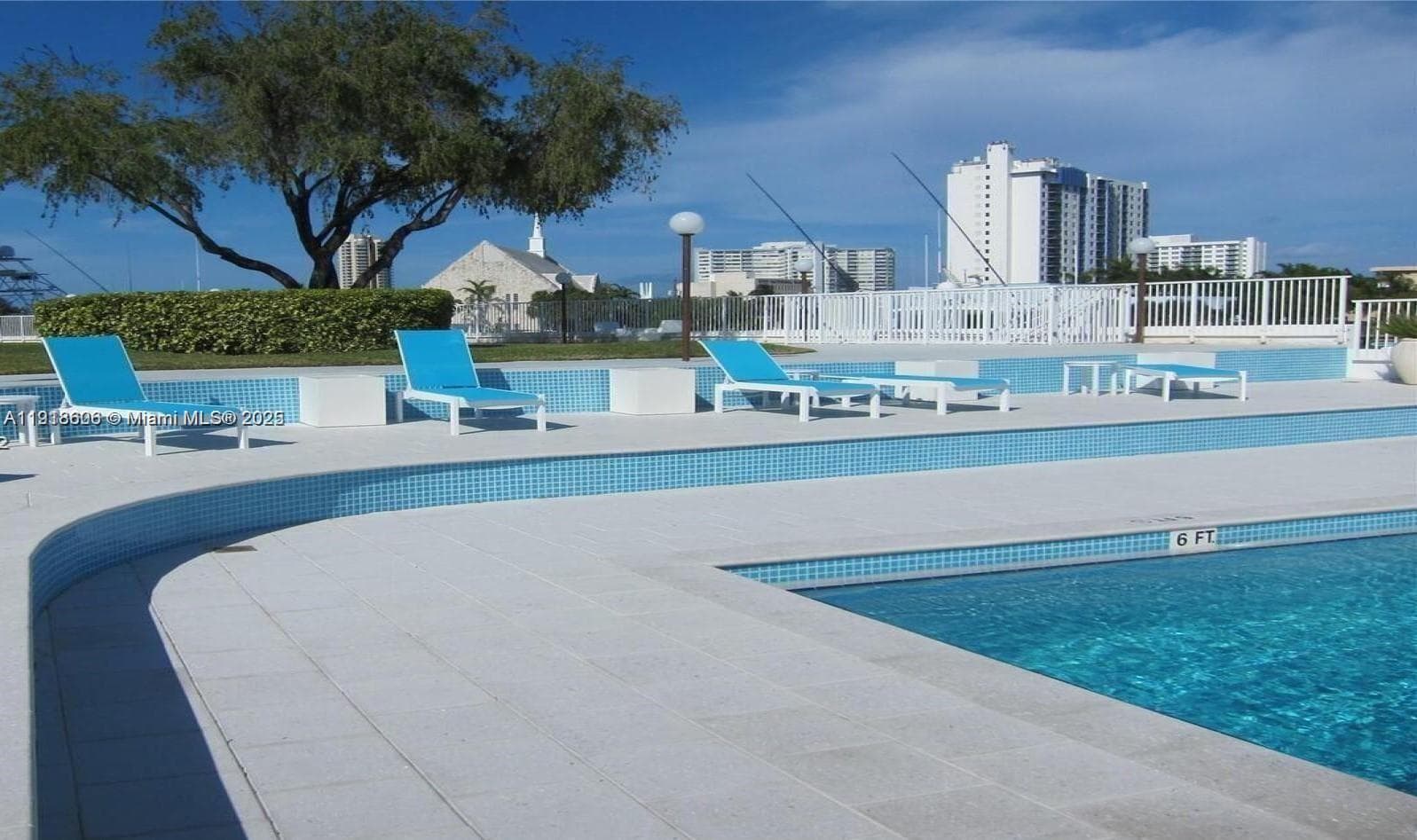 900 Bay Dr # 211, Miami Beach FL 33141 — 54
