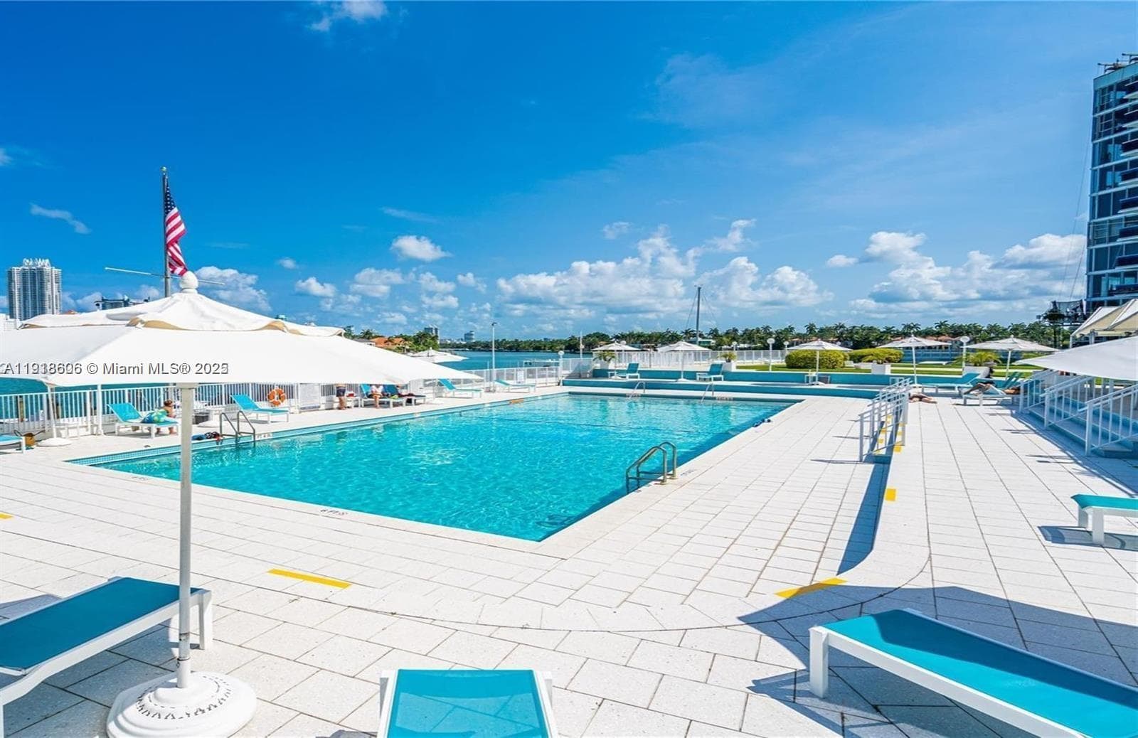 900 Bay Dr # 211, Miami Beach FL 33141 — 50