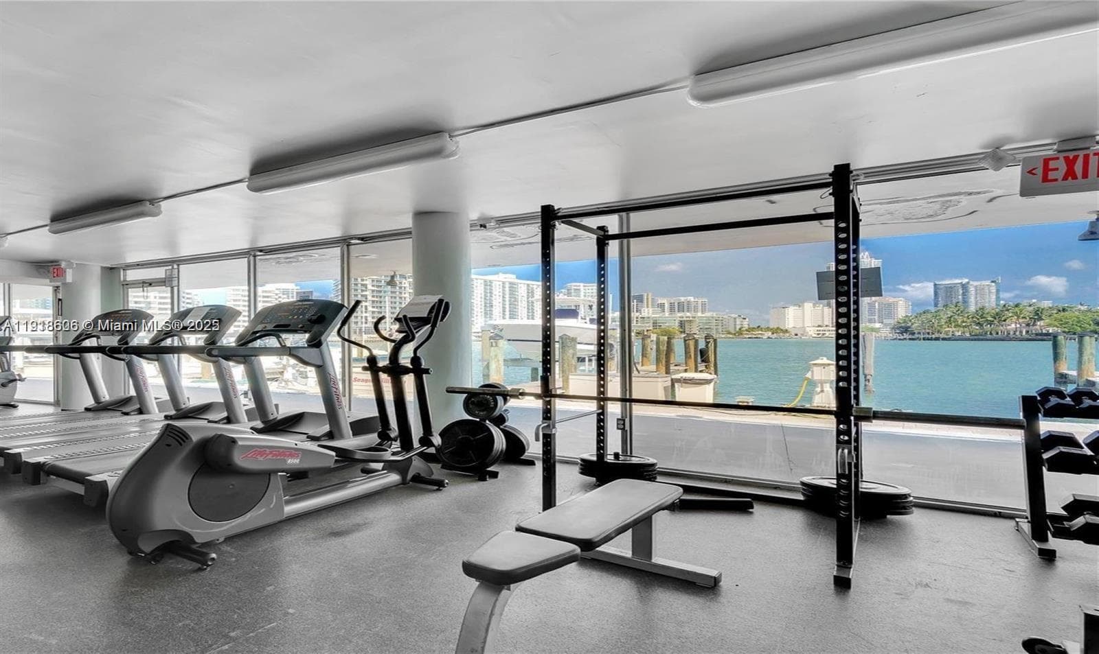 900 Bay Dr # 211, Miami Beach FL 33141 — 40