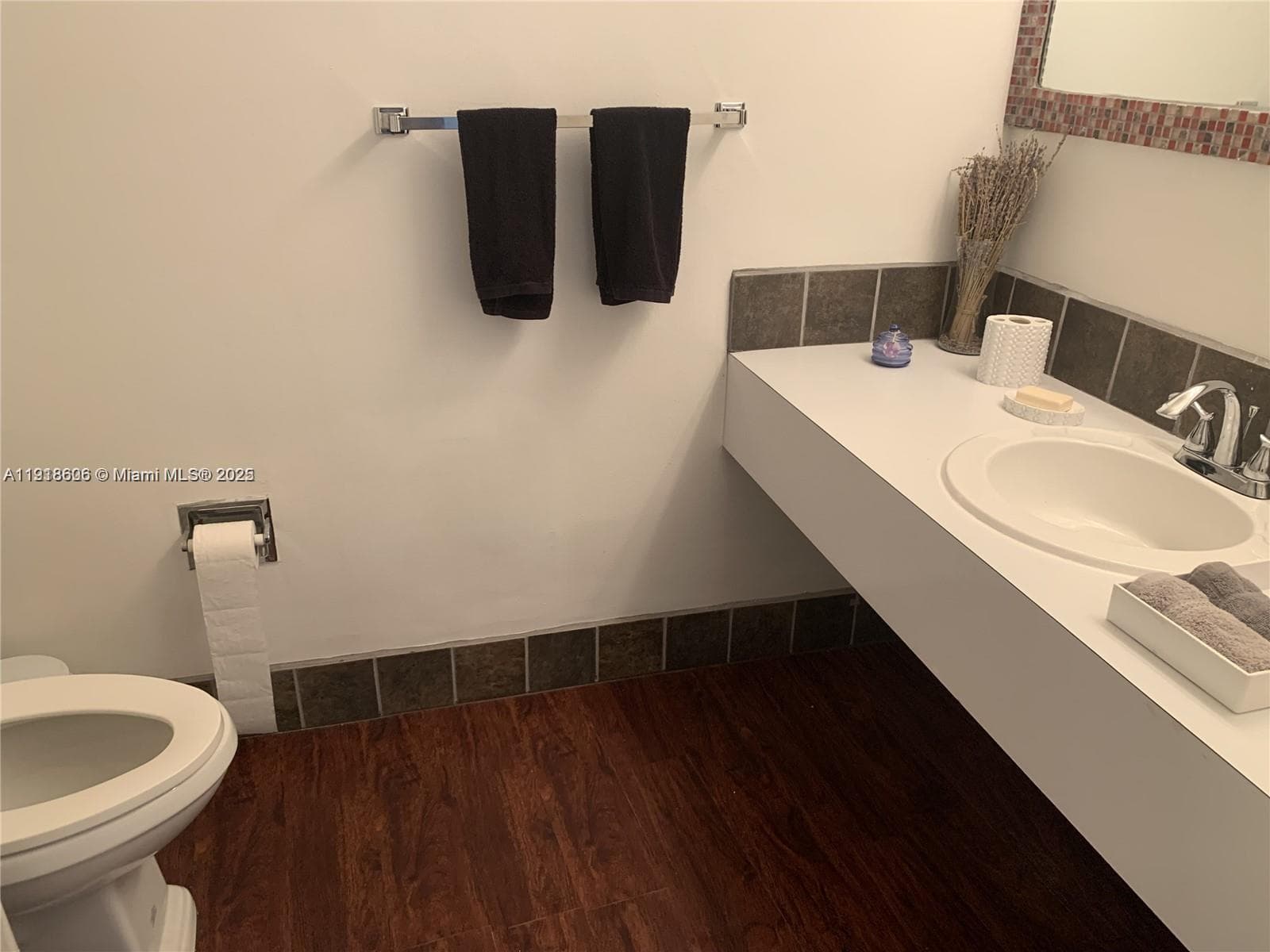 900 Bay Dr # 211, Miami Beach FL 33141 — 31