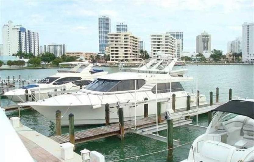 900 Bay Dr # 211, Miami Beach FL 33141 — 64