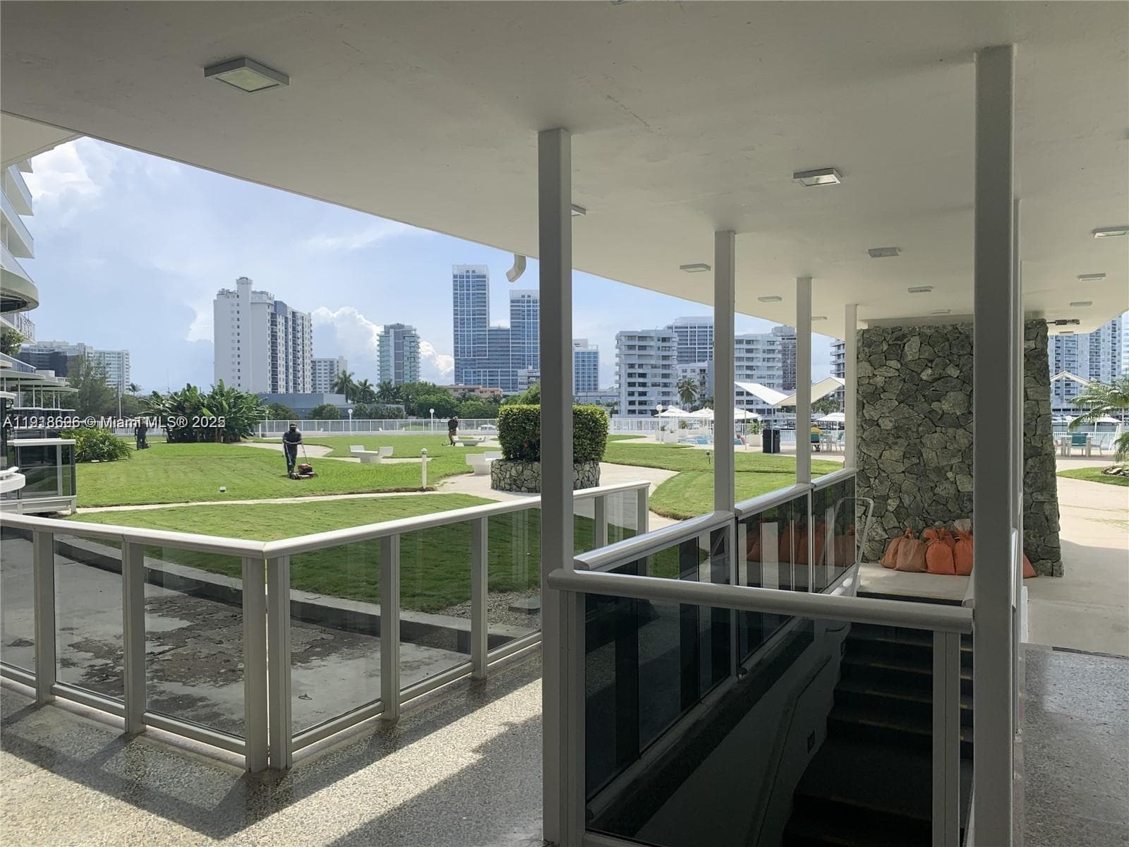 900 Bay Dr # 211, Miami Beach FL 33141 — 70