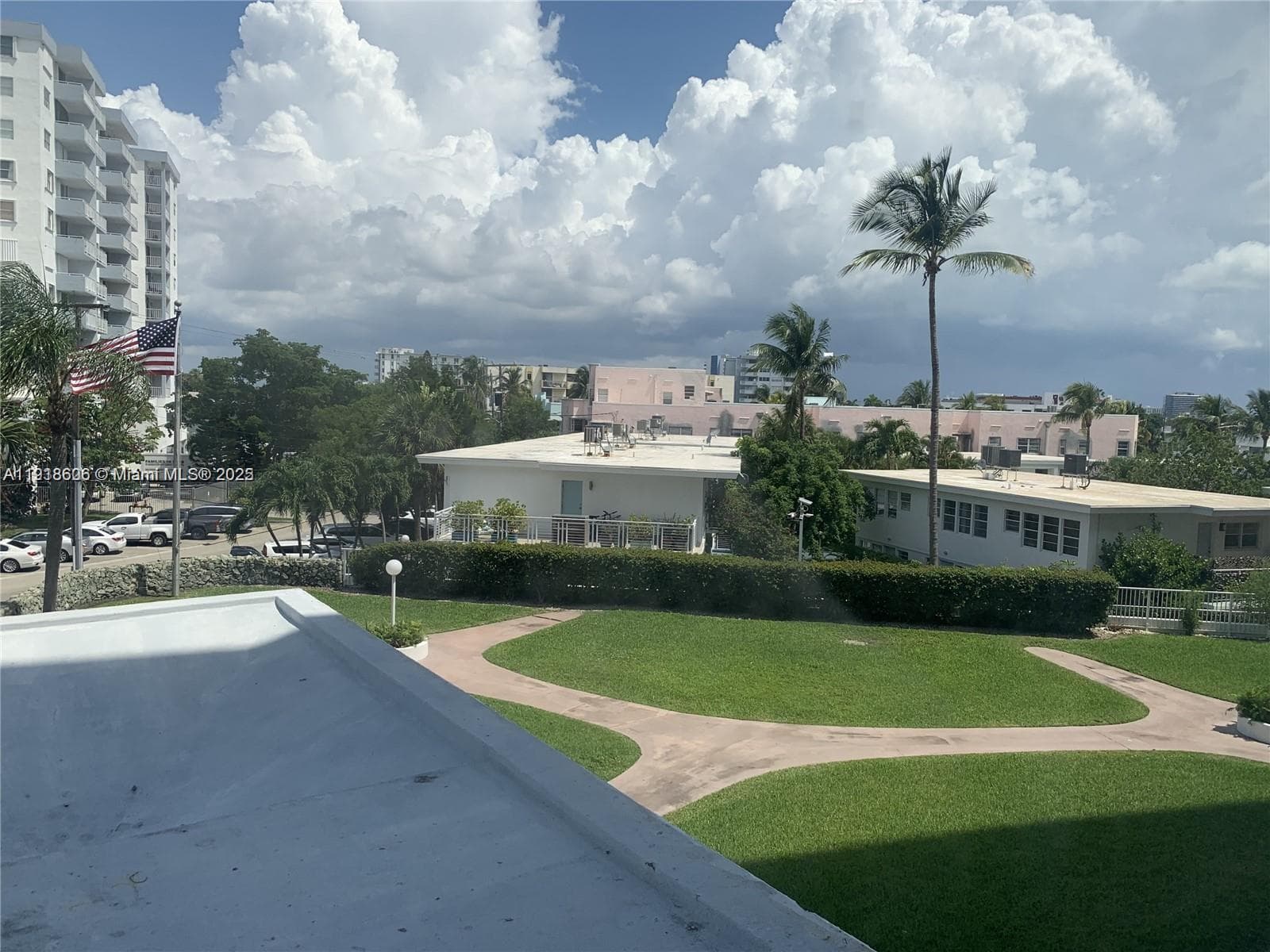900 Bay Dr # 211, Miami Beach FL 33141 — 25