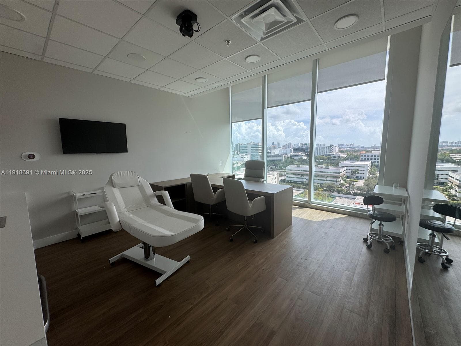 2820 NE 214th St # 1004, Aventura FL 33180 — 11