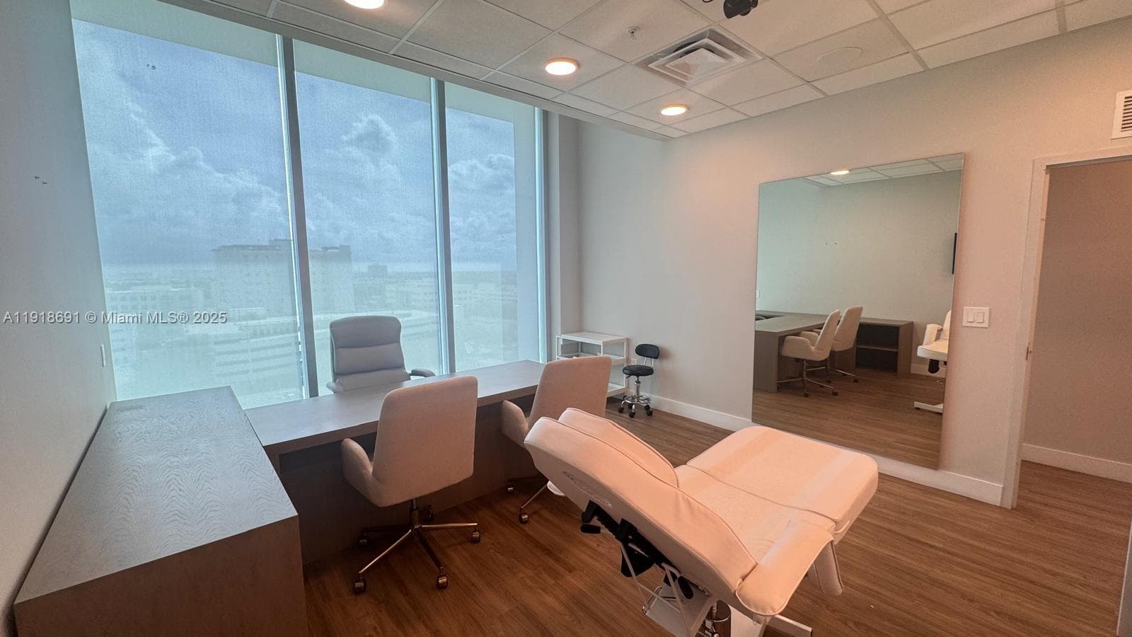 2820 NE 214th St # 1004, Aventura FL 33180 — 29