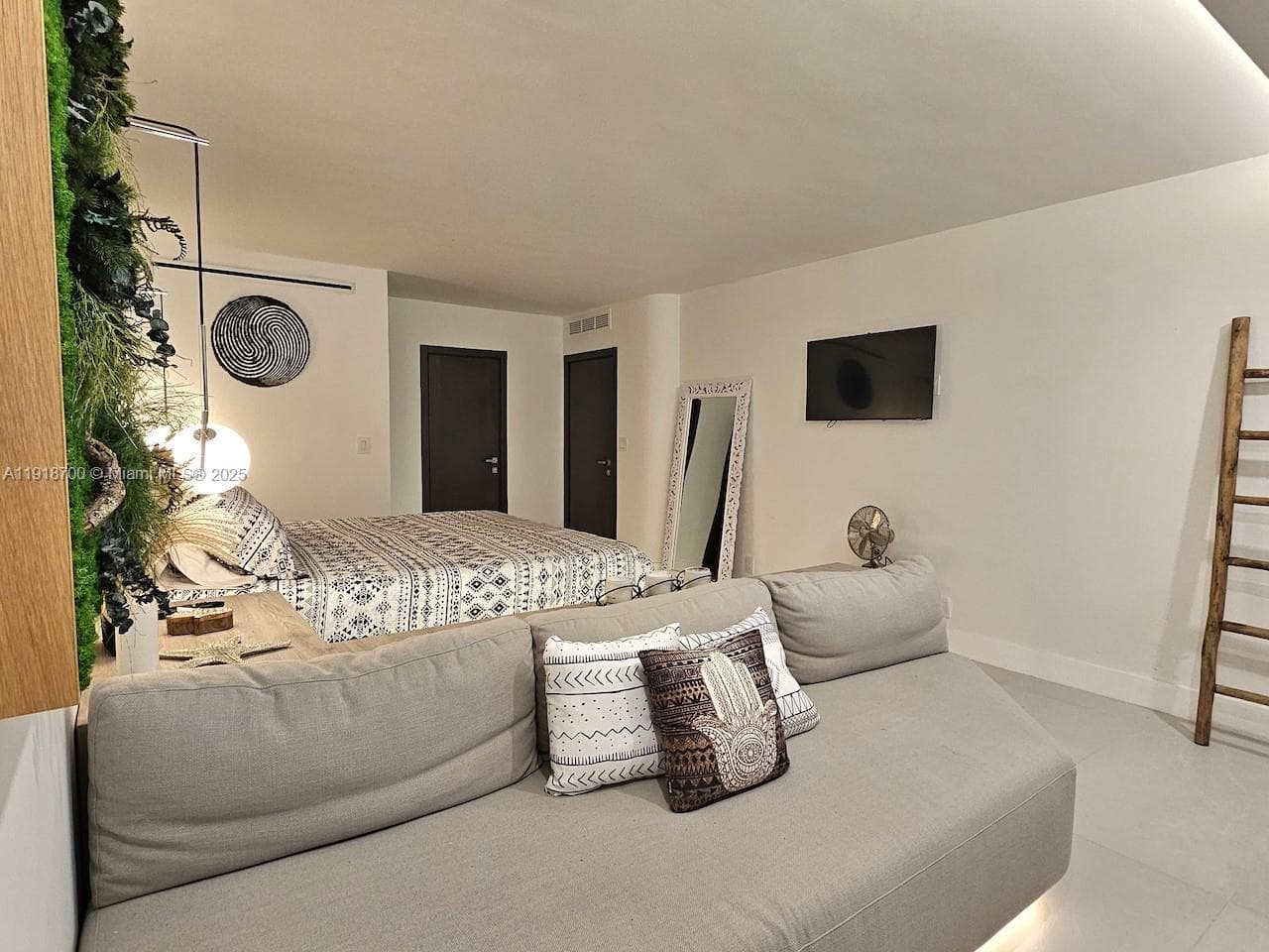 900 Bay Dr # 524, Miami Beach FL 33141 — 26