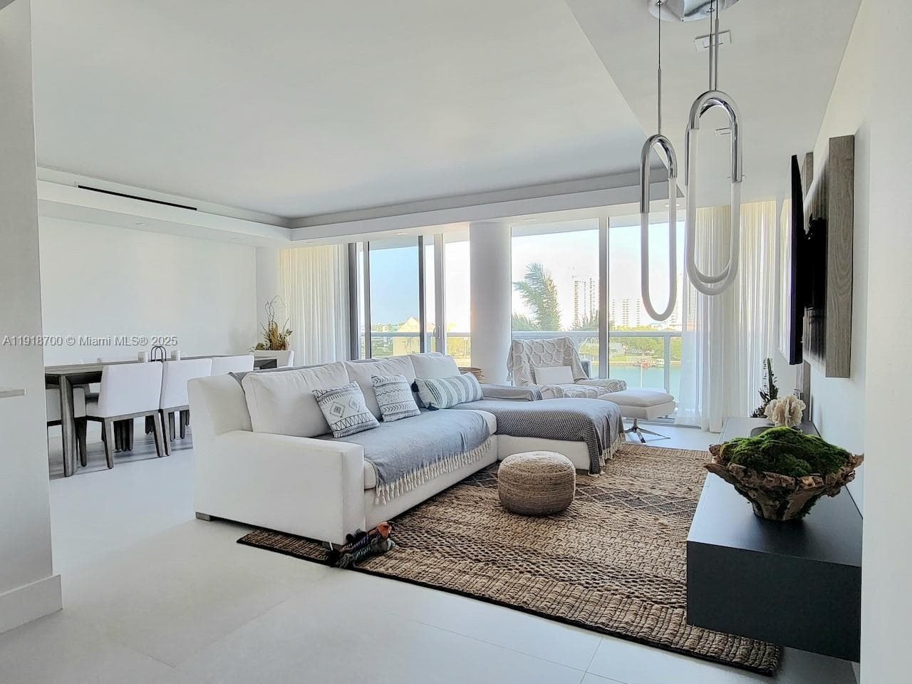 900 Bay Dr # 524, Miami Beach FL 33141 — 3