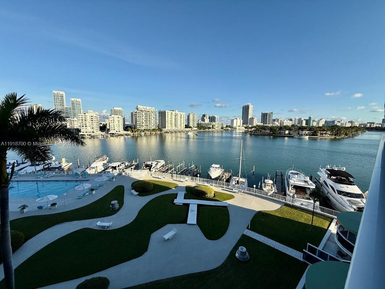 900 Bay Dr # 524, Miami Beach FL 33141 — 9