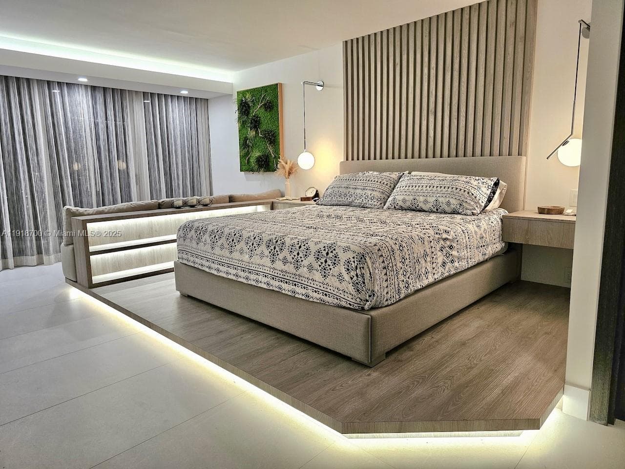 900 Bay Dr # 524, Miami Beach FL 33141 — 24