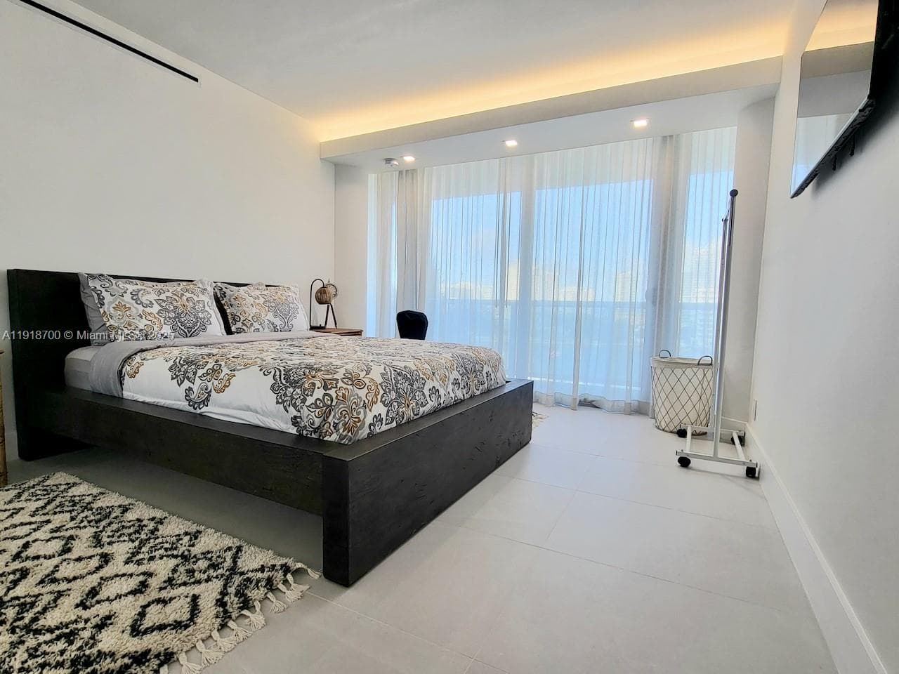 900 Bay Dr # 524, Miami Beach FL 33141 — 38