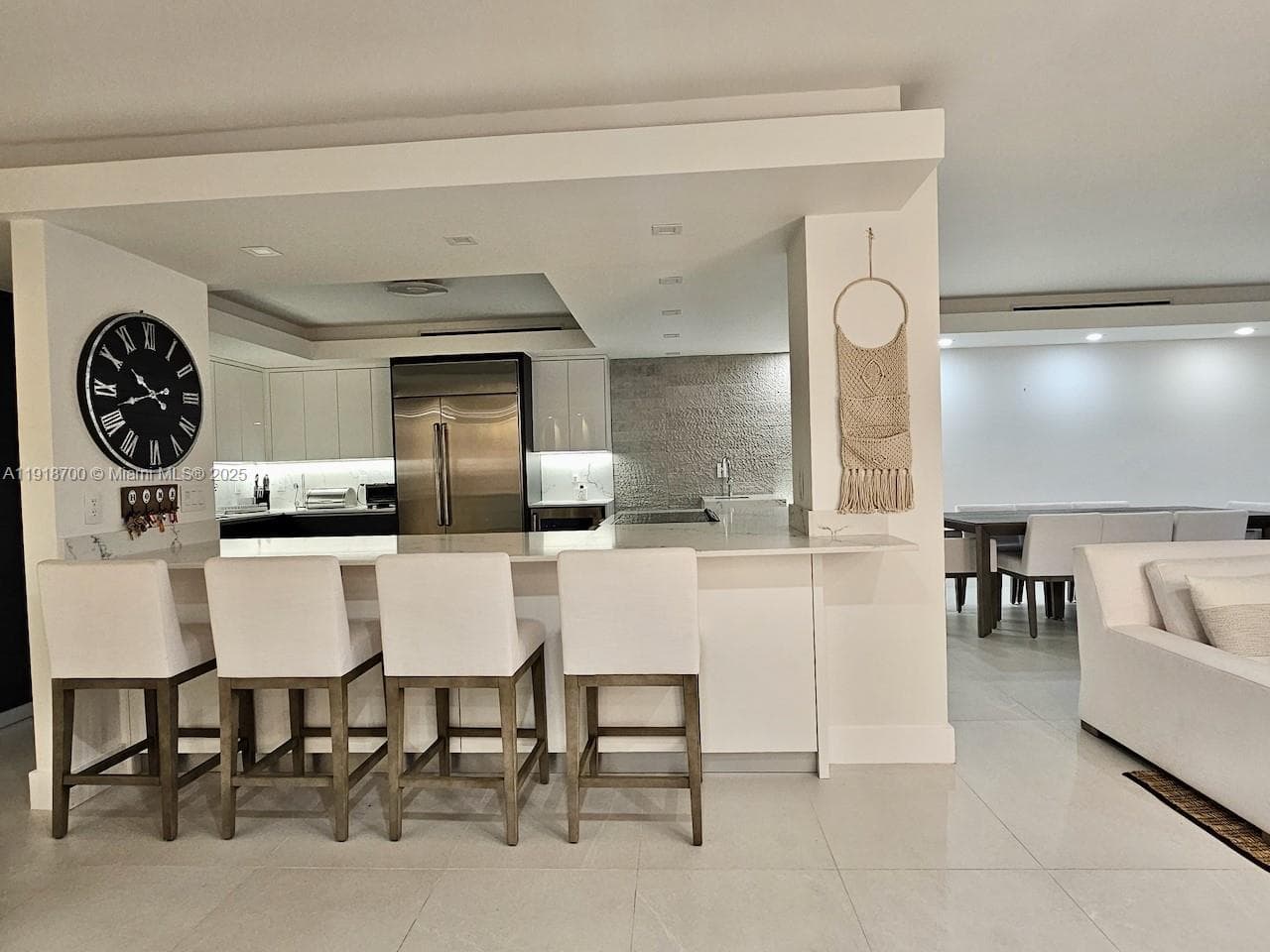 900 Bay Dr # 524, Miami Beach FL 33141 — 18