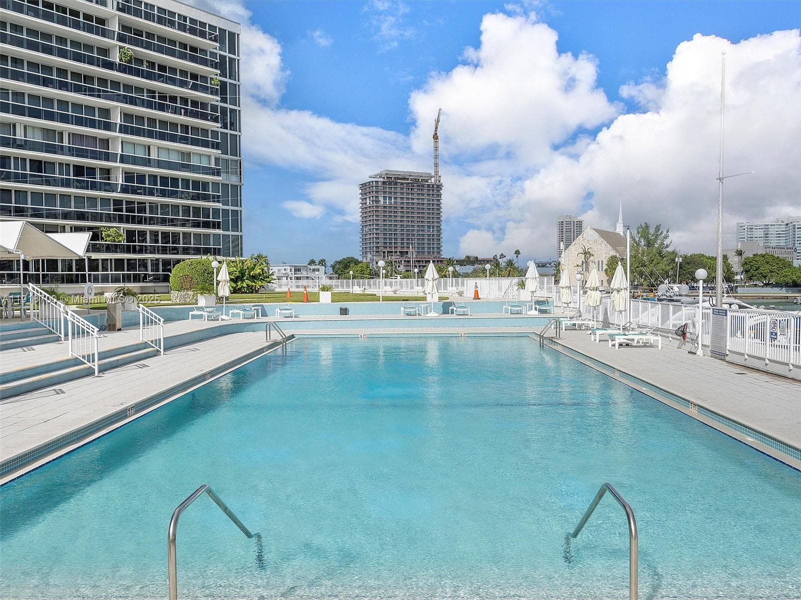 900 Bay Dr # 524, Miami Beach FL 33141 — 51
