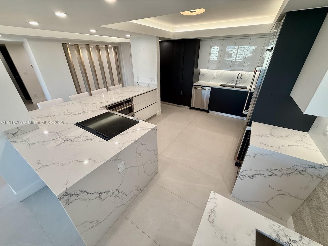 900 Bay Dr # 524, Miami Beach FL 33141 — 11