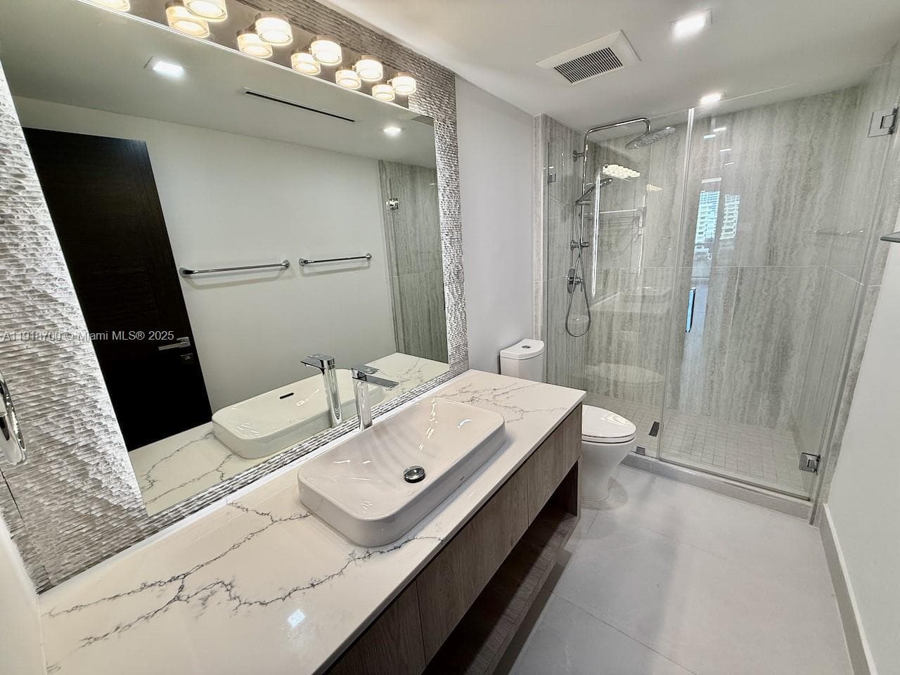900 Bay Dr # 524, Miami Beach FL 33141 — 40