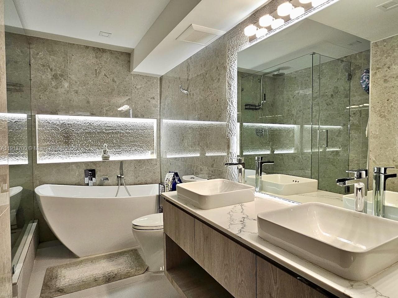 900 Bay Dr # 524, Miami Beach FL 33141 — 29