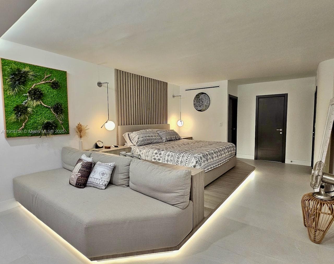 900 Bay Dr # 524, Miami Beach FL 33141 — 25
