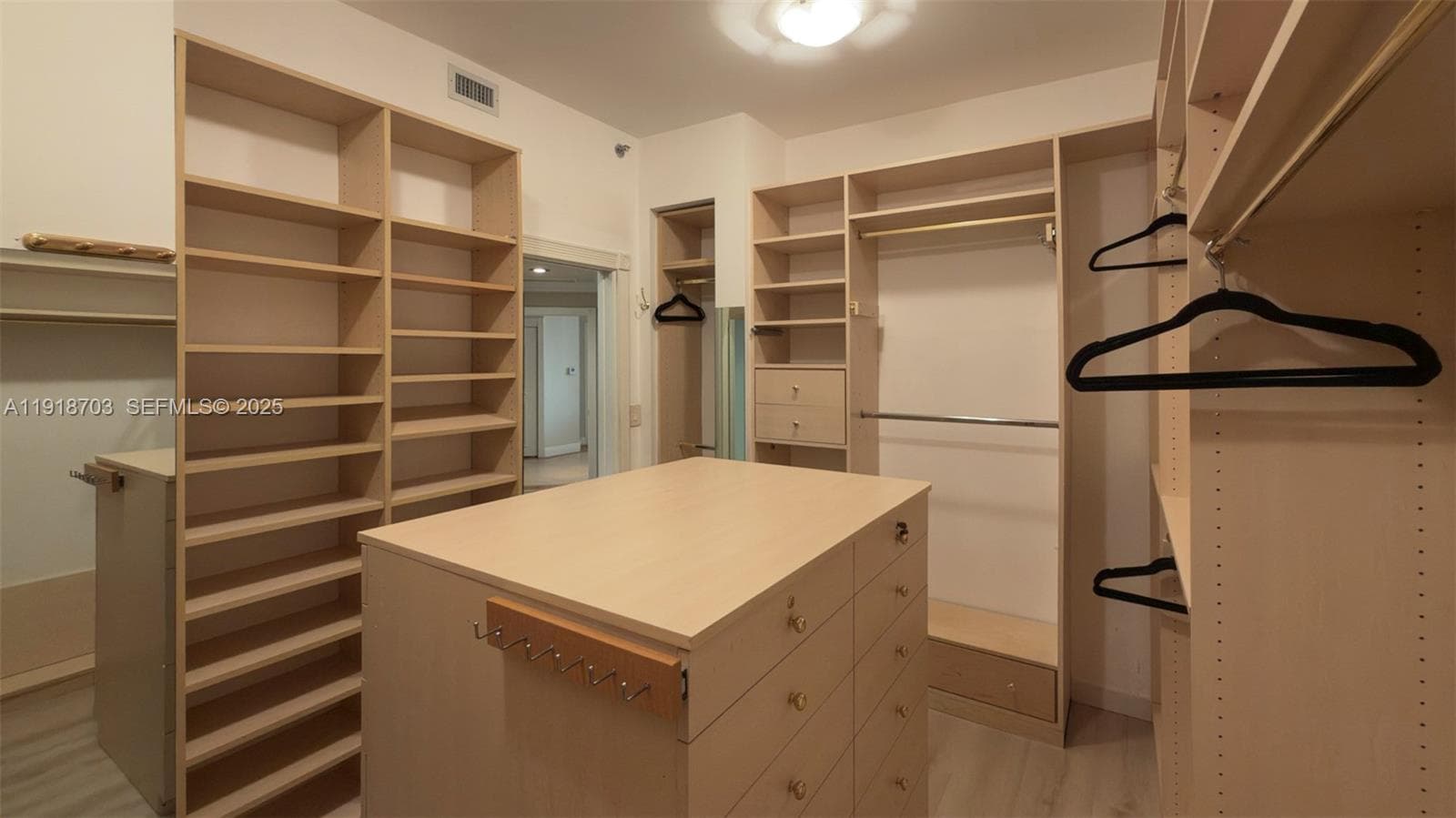 2000 Island Blvd # 3004, Aventura FL 33160 — 16
