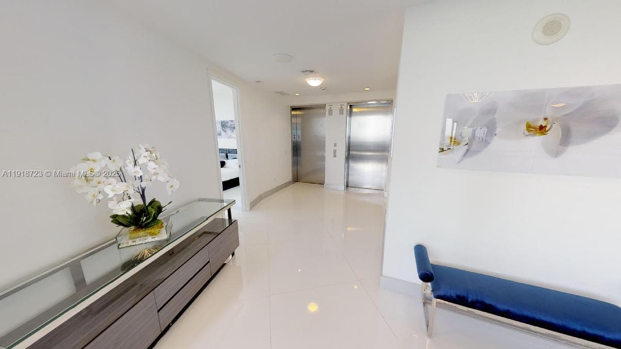 18555 COLLINS AVE # 4804, Sunny Isles Beach FL 33160 — 23