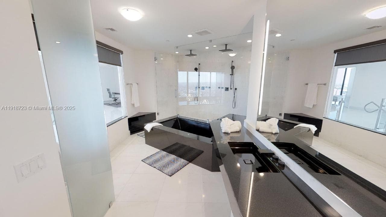 18555 COLLINS AVE # 4804, Sunny Isles Beach FL 33160 — 46