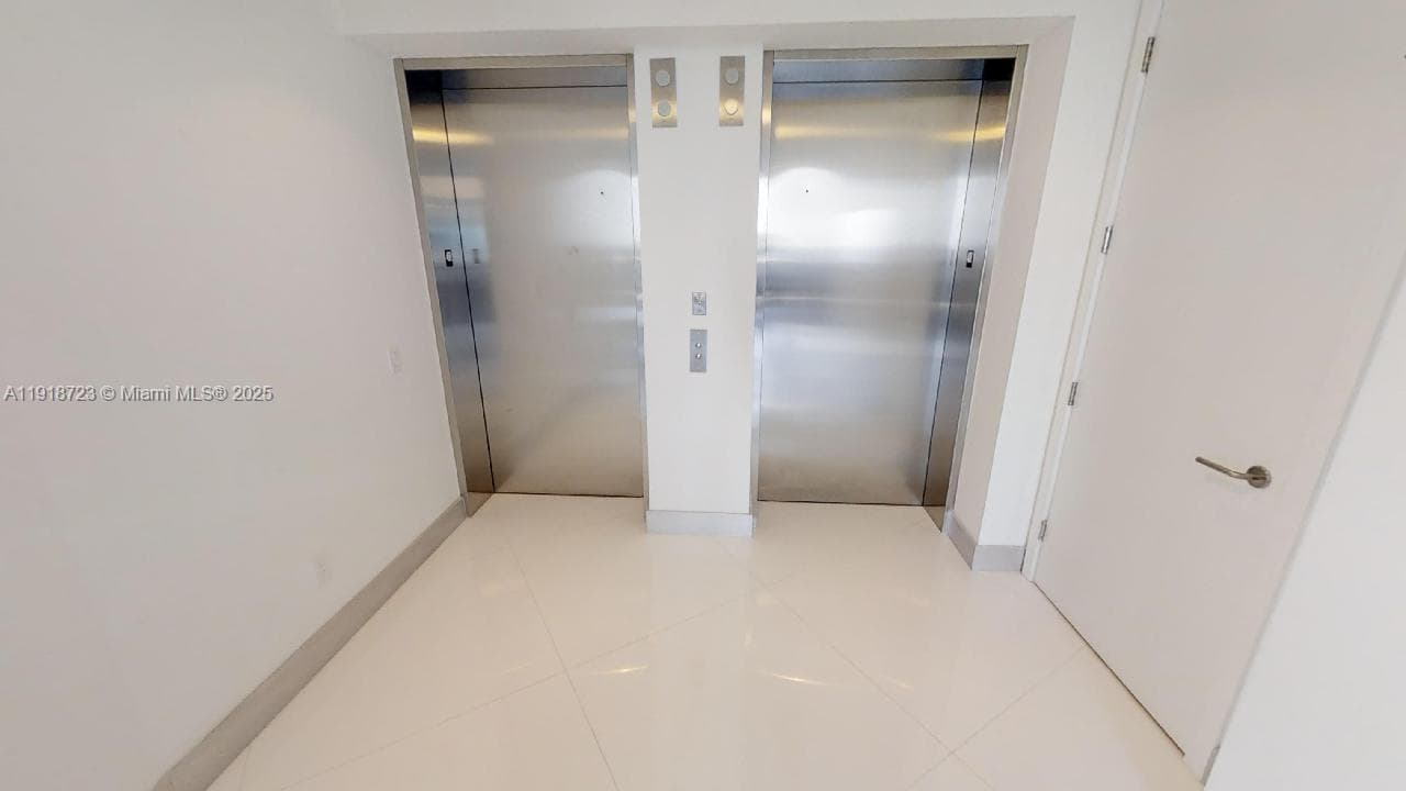 18555 COLLINS AVE # 4804, Sunny Isles Beach FL 33160 — 17