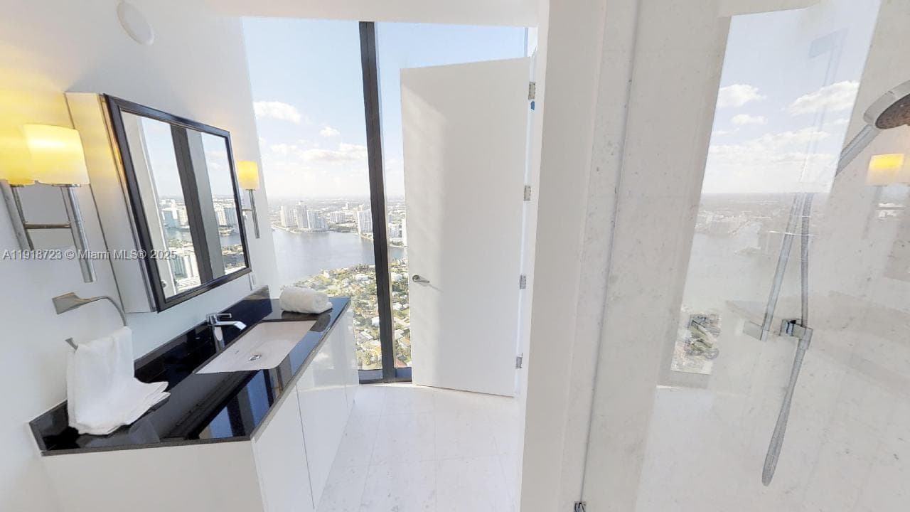 18555 COLLINS AVE # 4804, Sunny Isles Beach FL 33160 — 53
