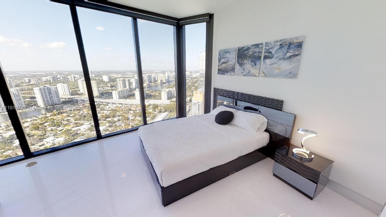 18555 COLLINS AVE # 4804, Sunny Isles Beach FL 33160 — 20