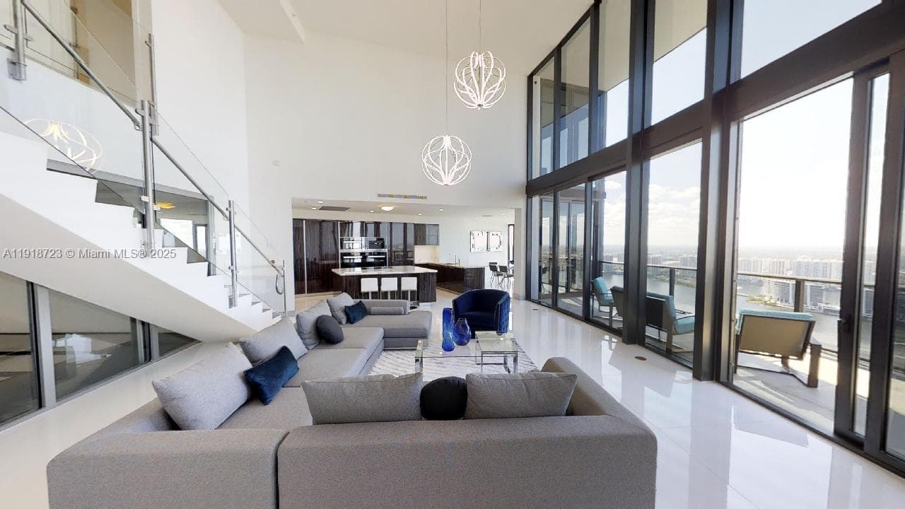 18555 COLLINS AVE # 4804, Sunny Isles Beach FL 33160 — 24