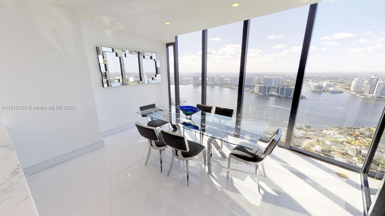 18555 COLLINS AVE # 4804, Sunny Isles Beach FL 33160 — 30