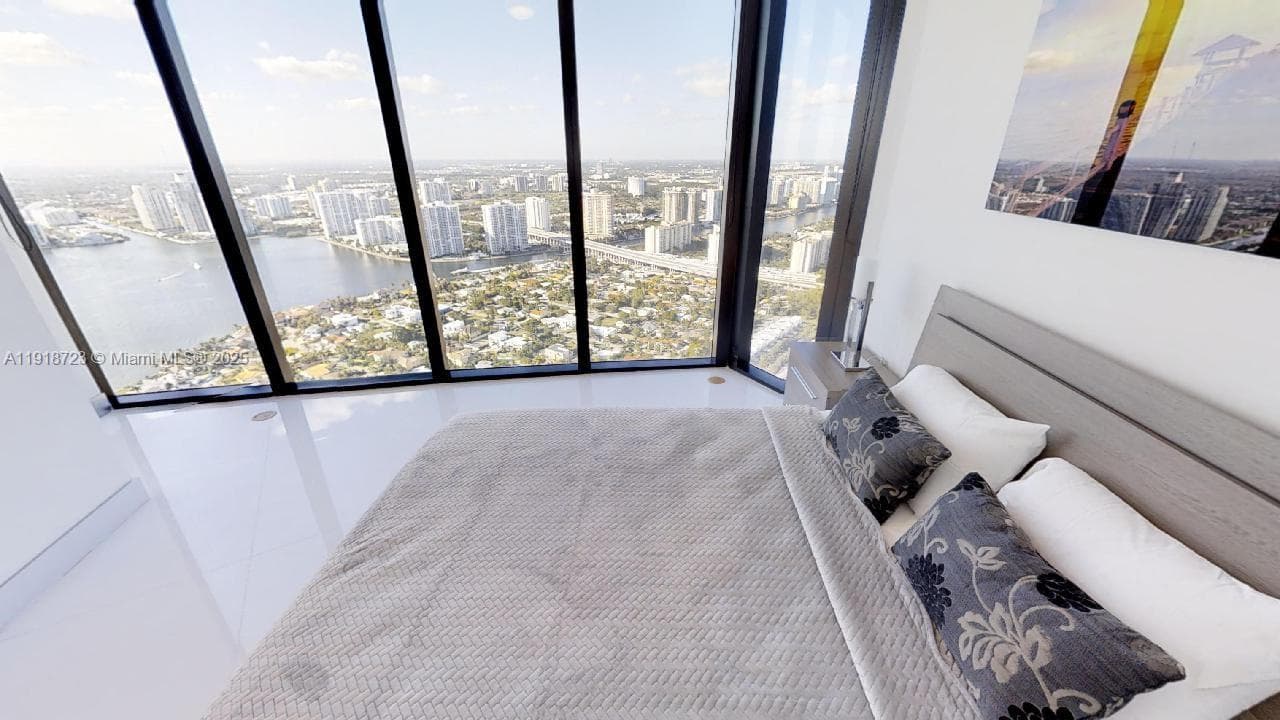 18555 COLLINS AVE # 4804, Sunny Isles Beach FL 33160 — 49