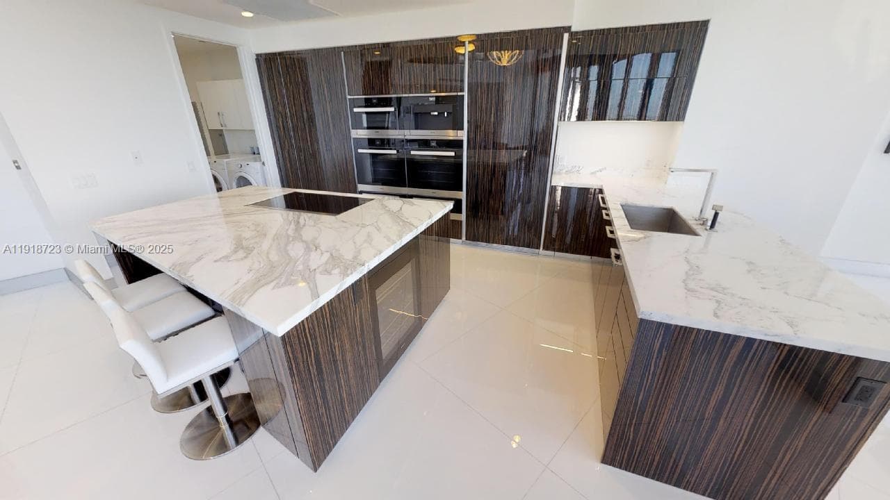 18555 COLLINS AVE # 4804, Sunny Isles Beach FL 33160 — 33