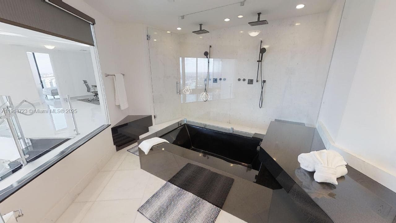18555 COLLINS AVE # 4804, Sunny Isles Beach FL 33160 — 45