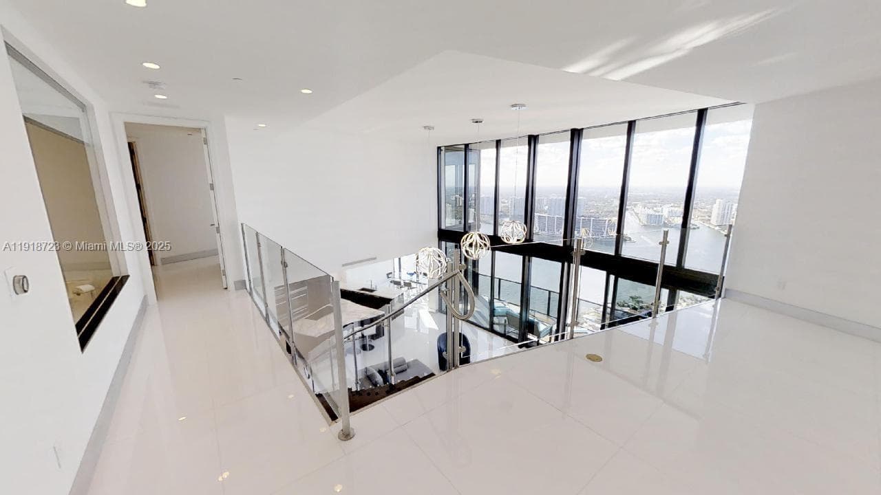 18555 COLLINS AVE # 4804, Sunny Isles Beach FL 33160 — 55