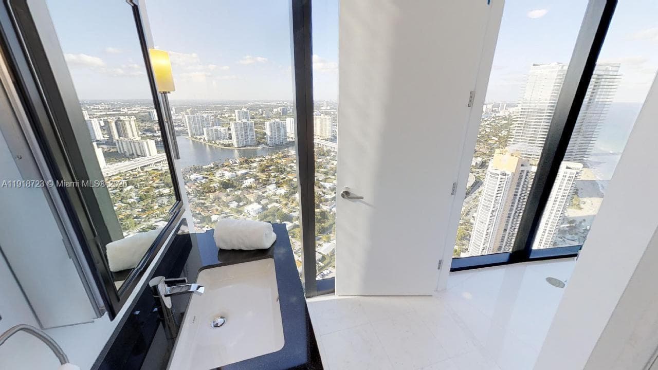 18555 COLLINS AVE # 4804, Sunny Isles Beach FL 33160 — 54