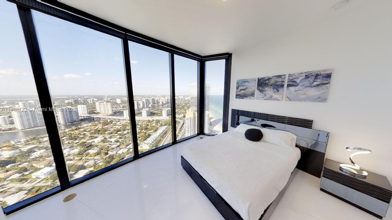 18555 COLLINS AVE # 4804, Sunny Isles Beach FL 33160 — 50