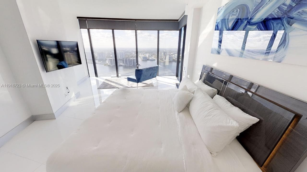 18555 COLLINS AVE # 4804, Sunny Isles Beach FL 33160 — 39