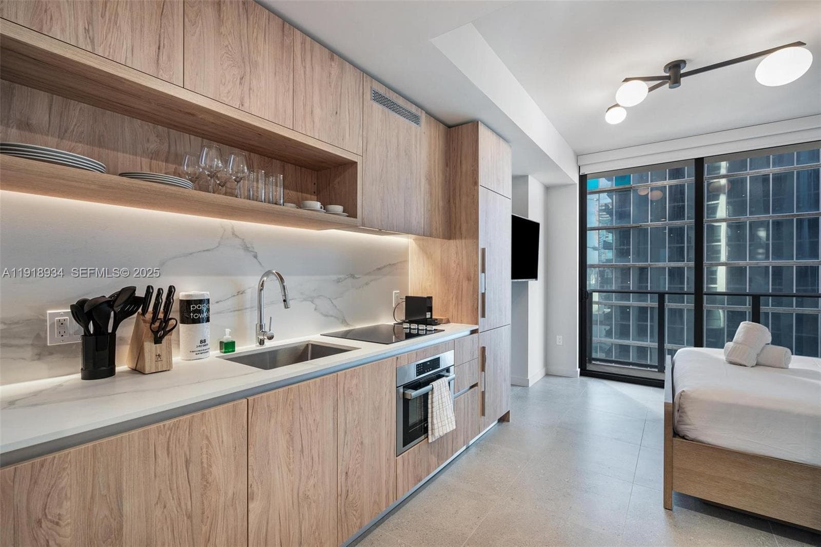 11 NE 6th Street # 2206, Miami FL 33132 — 2