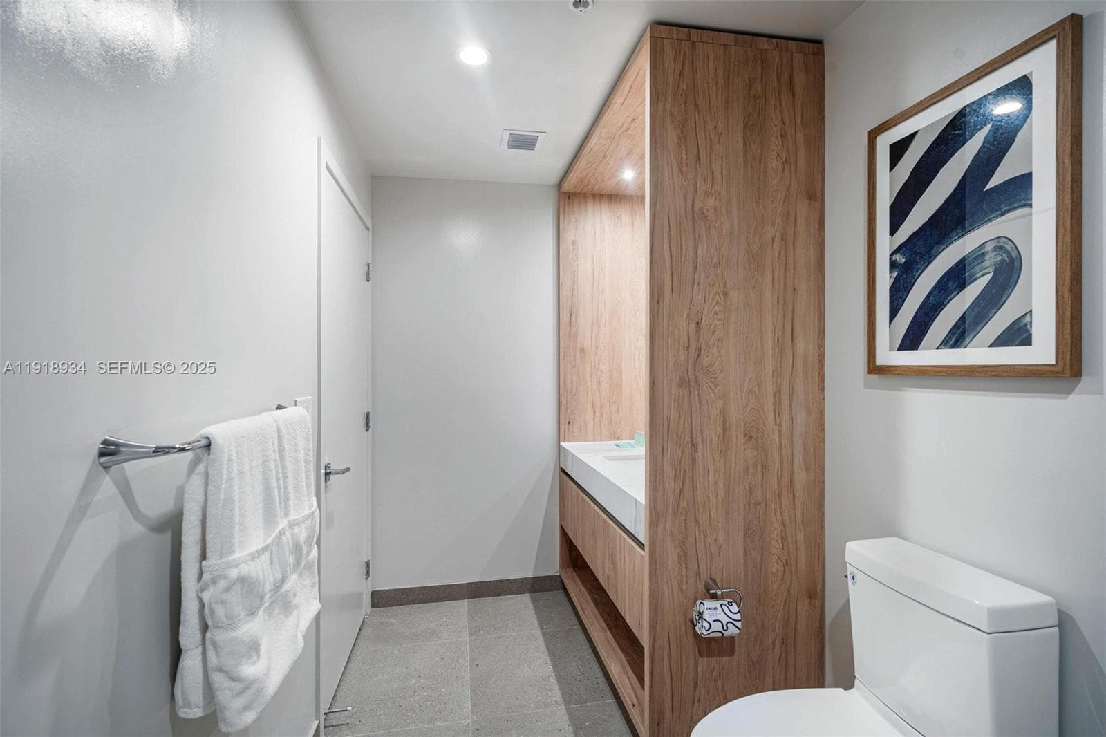 11 NE 6th Street # 2206, Miami FL 33132 — 12