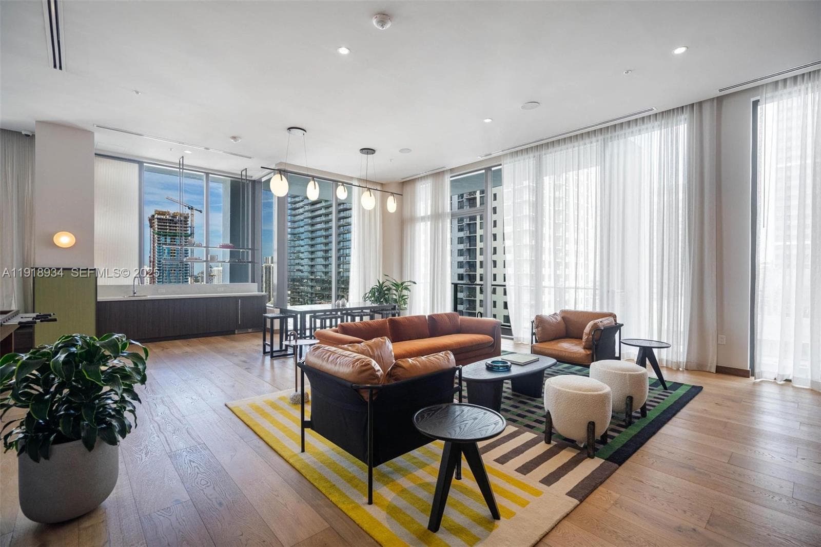 11 NE 6th Street # 2206, Miami FL 33132 — 32
