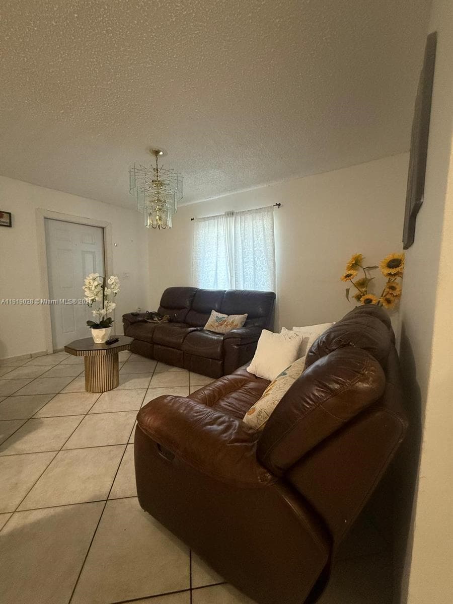 11136 SW 5th St, Sweetwater FL 33174 — 25