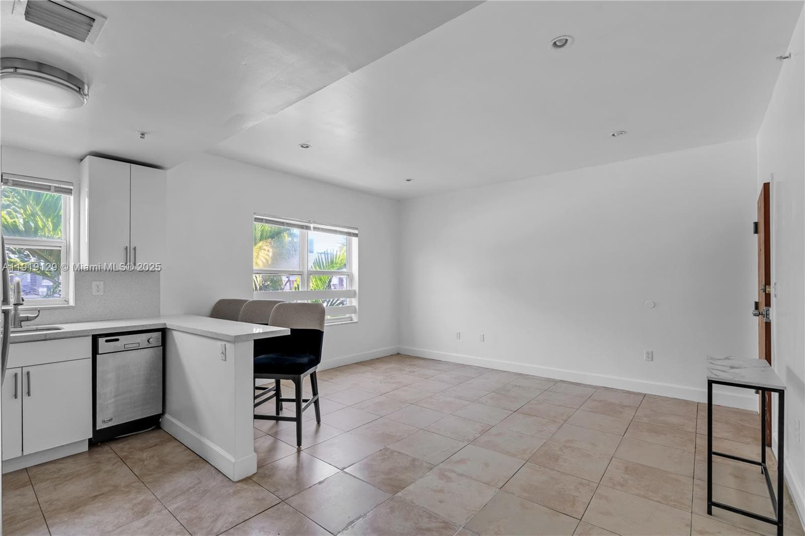 1542 Drexel Ave # 306, Miami Beach FL 33139 — 9