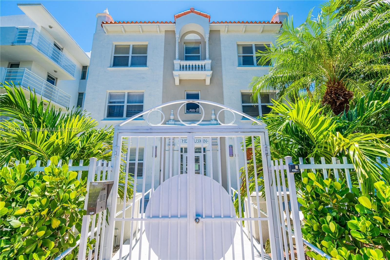 1542 Drexel Ave # 306, Miami Beach FL 33139 — 4