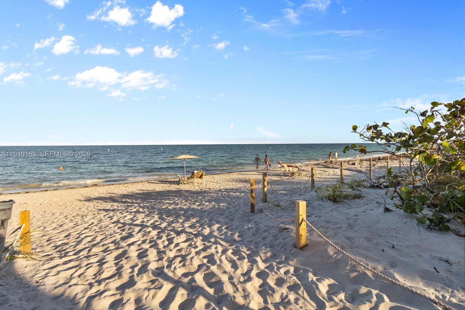 1121 Crandon Blvd # D404, Key Biscayne FL 33149 — 23