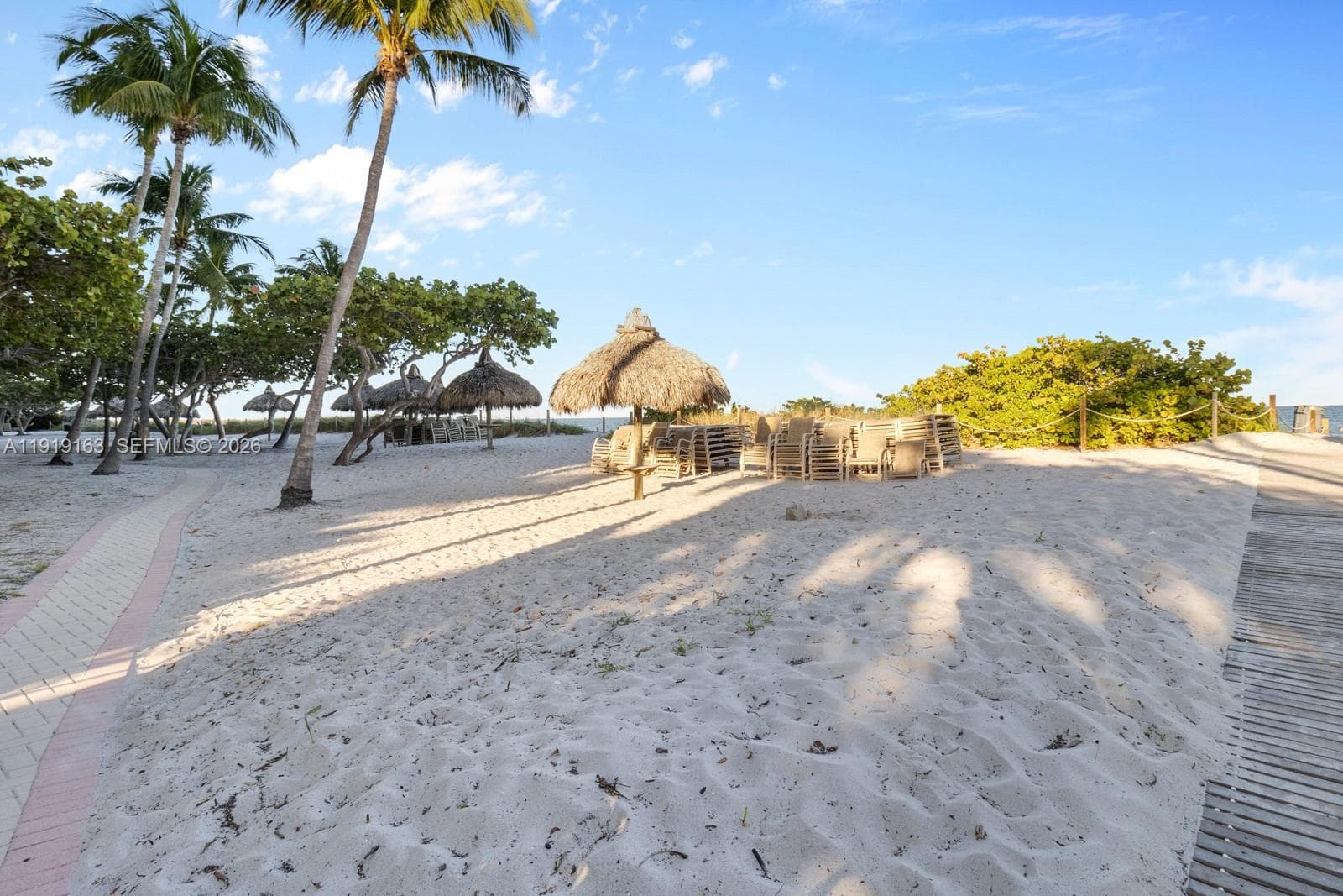 1121 Crandon Blvd # D404, Key Biscayne FL 33149 — 24