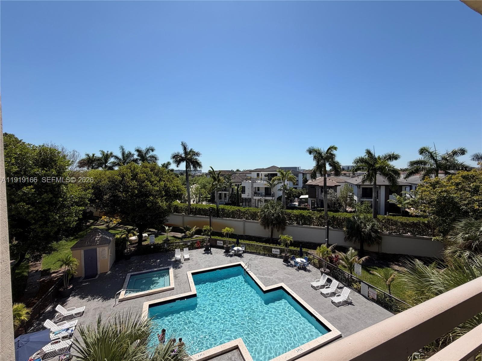 8290 Lake Dr # 427, Doral FL 33166 — 12