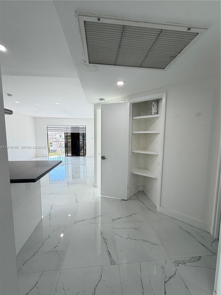 8290 Lake Dr # 427, Doral FL 33166 — 7