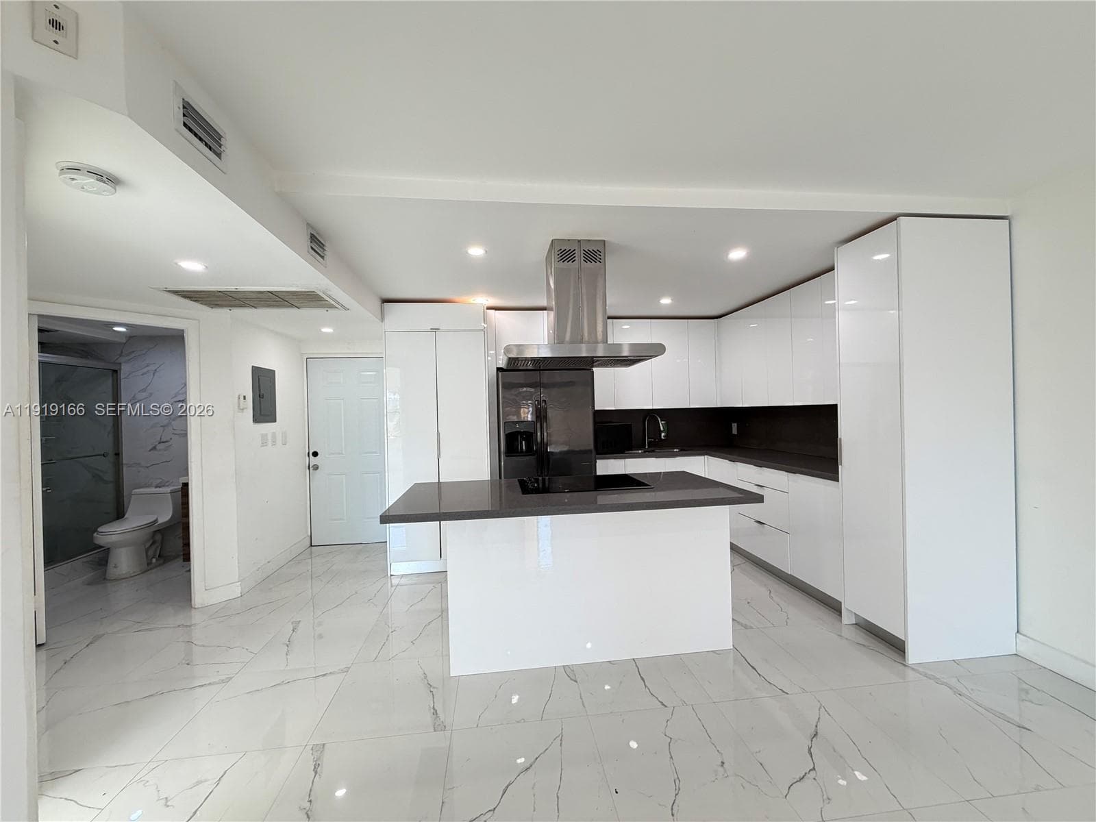 8290 Lake Dr # 427, Doral FL 33166 — 1