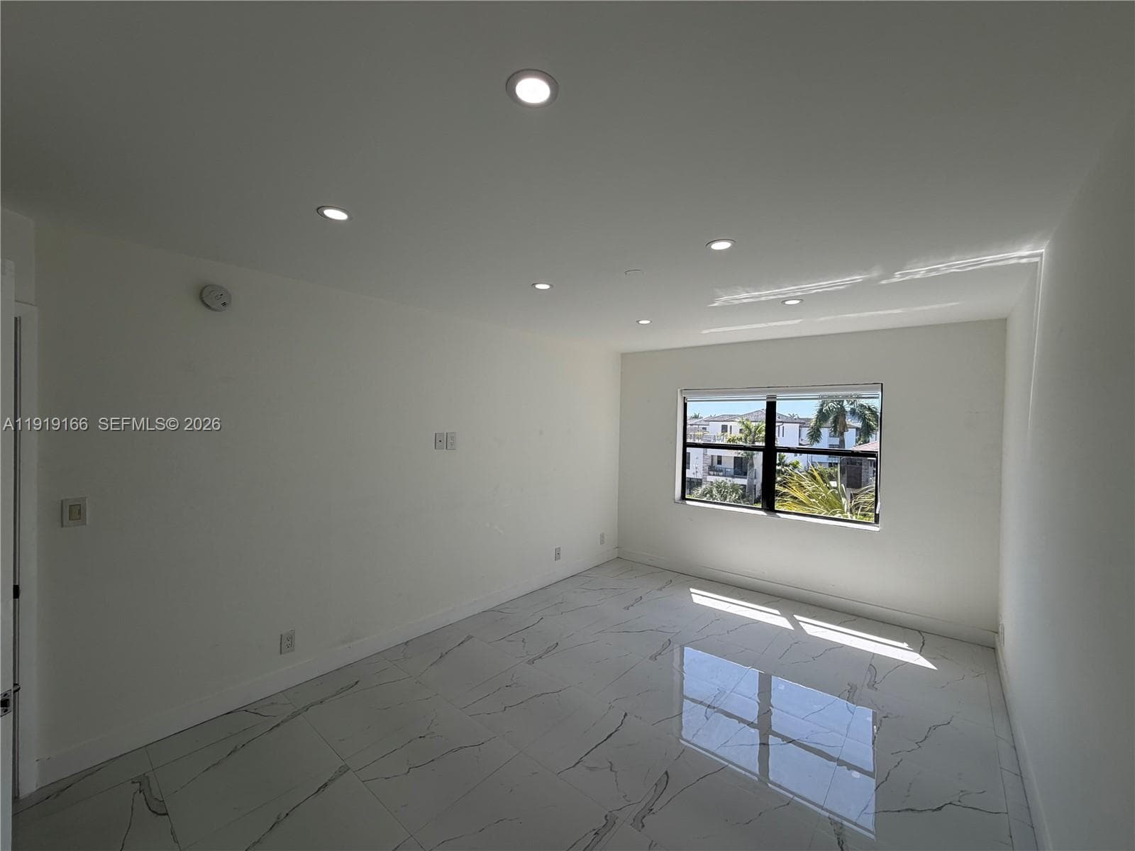 8290 Lake Dr # 427, Doral FL 33166 — 4