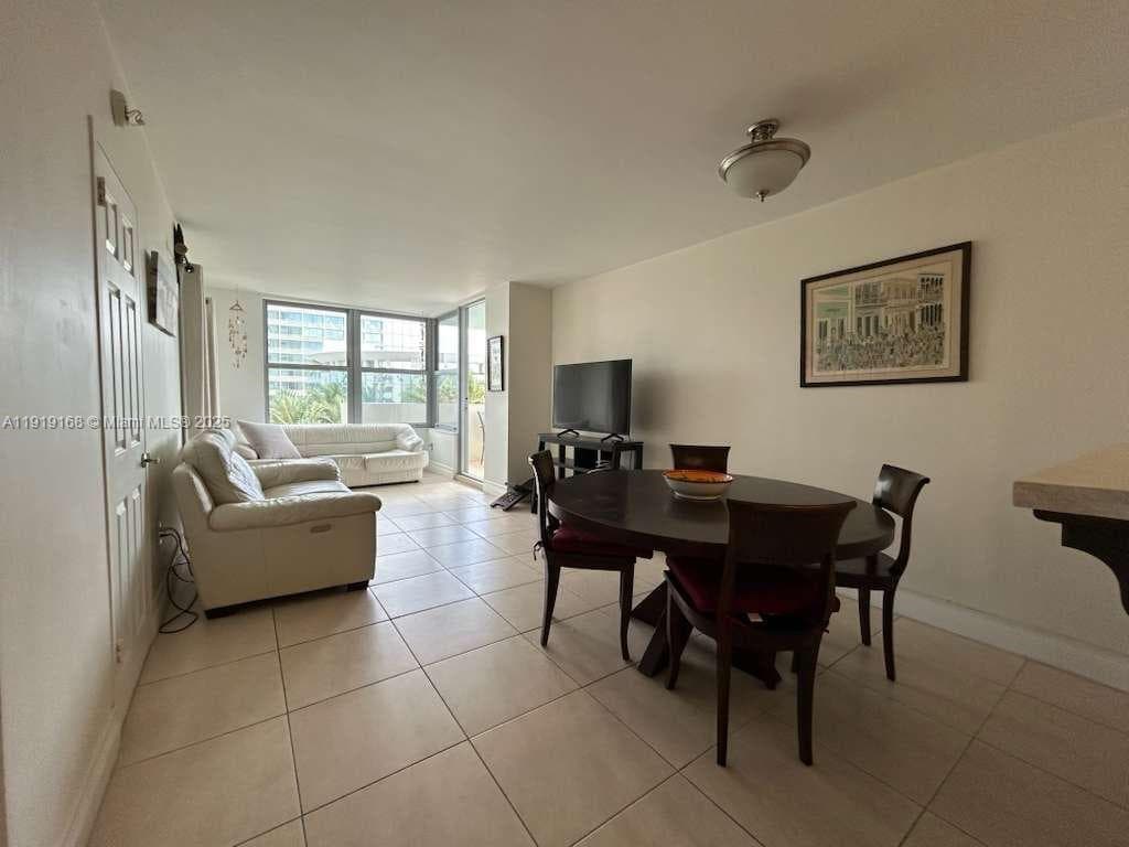 2899 Collins Ave # 625, Miami Beach FL 33140 — 3