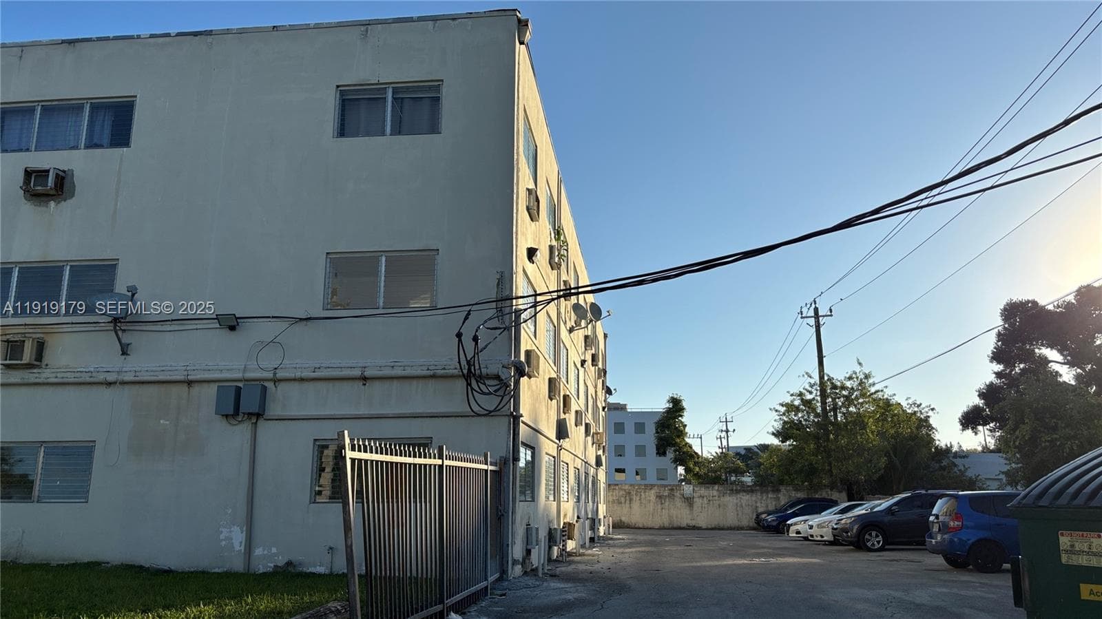 1400 NE 111th St, Miami FL 33161 — 3
